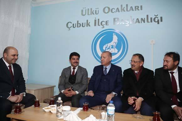 <p>Türkiye Cumhurbaşkanı ve AK Parti Genel Başkanı Recep  Tayyip Erdoğan, Ülkü Ocakları Çubuk İlçe Başkanlığına ziyarette bulundu.</p>

<p> </p>
