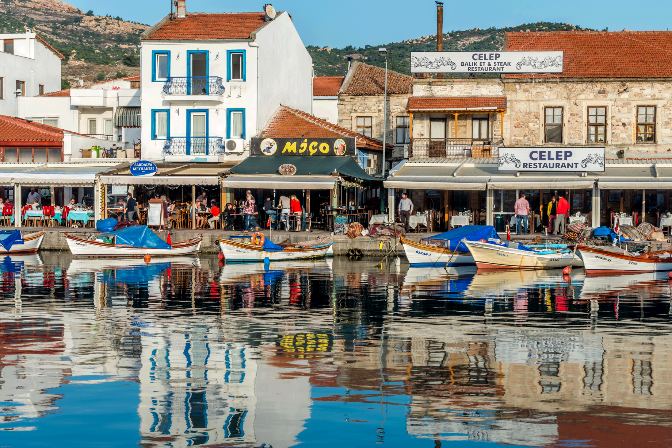<p><strong>Eski Foça</strong>- <span style="color:#800080"><strong>İzmir</strong></span></p>
