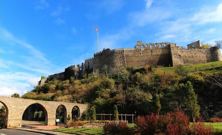 <p><strong>Trabzon Kalesi</strong>- <span style="color:#800080"><strong>Trabzon</strong></span></p>
