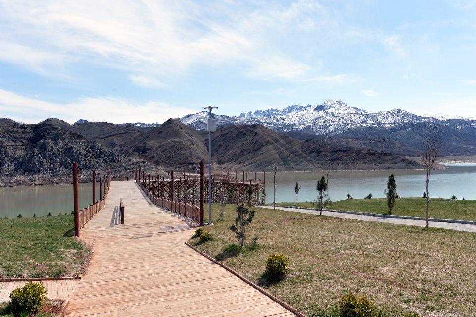 <p><strong> "Şehrimizin gençleri çocukları artık spora yöneldi"</strong></p>

<p>Rafting ve kano antrenörü Nazım Arslan da Sonel'in hem vali hem de belediye başkan vekili olarak önemli hizmetlere imza attığını anlattı.</p>
