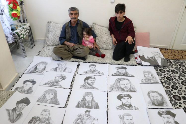 <p>Öğrencilerin çalışmalarını sosyal medyada paylaşan Şehri Nuh İlkokulunda öğretmen Çiğdem Yakut, bölgenin bu tür yeteneklerle ön plana çıkmasını istediklerini aktardı.</p>
<p> </p>