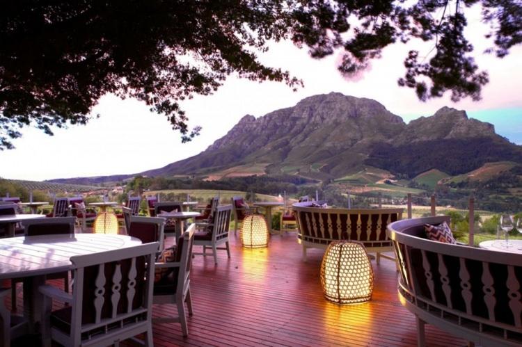 <p><strong>Delaire Graff Restaurant, Stellenbosch</strong>- <span style="color:#800080"><strong>Güney Afrika</strong></span></p>
