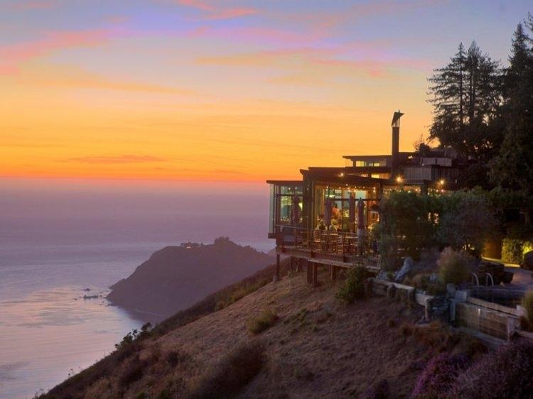 <p><strong>The Sierra Mar Restaurant, California</strong>- <span style="color:#800080"><strong>ABD</strong></span></p>
