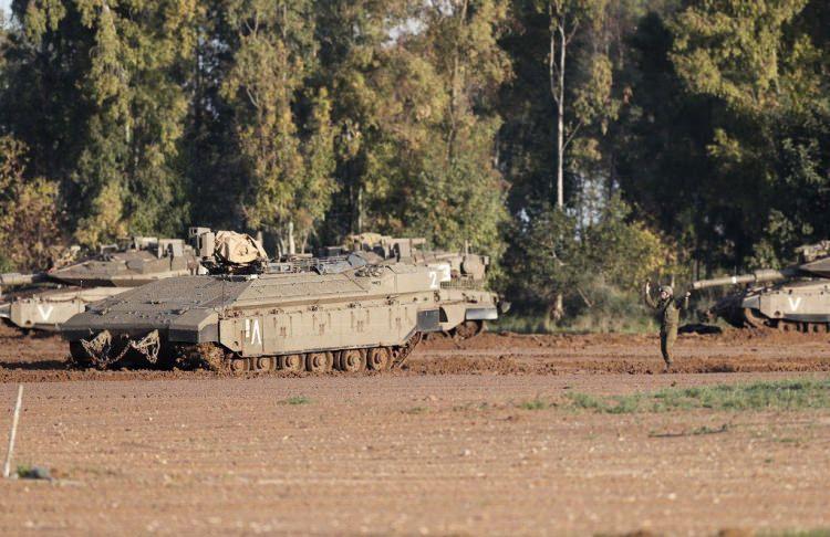 <p>İsrail Başbakanı Binyamin Netanyahu başkanlığında dün yapılan güvenlik toplantısında Gazze sınırındaki birliklere takviye yapılmasına karar verilmişti.</p>

<p> </p>
