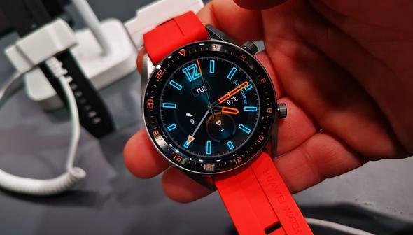 <p>Huawei Watch GT Active, 1.39 inçlik AMOLED ekrana sahip akıllı saat, 453×454 HD çözünürlük sunuyor. Titanyum grisi kasasıyla dikkat çeken akıllı saat 2 hafta süren batarya performansı sunuyor.</p>
<p> </p>