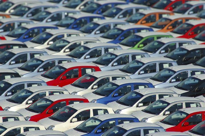 <p>ÖTV ve KDV indirimleri ile liste fiyatları dikkate alınarak hazırlanan güncel listede, Türkiye’de üretilen otomobillerin sayısı dikkat çekti. Listenin bir numarası 1.4 Fire Easy donanıma sahip Fiat Egea Sedan olurken, iki numarada 1.0 D-CVVT Jump donanımlı Hyundai i10, üç numarada ise bir başka Fiat modeli Panda 1.2 Popstar yer aldı.</p>

<p> </p>
