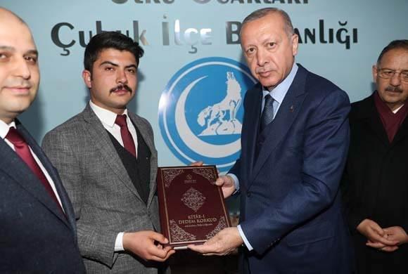 <p>Ziyarette Cumhurbaşkanı Erdoğan'a, AK Parti Genel Başkan Yardımcısı ve  Ankara Büyükşehir Belediye Başkan adayı Mehmet Özhaseki de eşlik etti.</p>

<p> </p>
