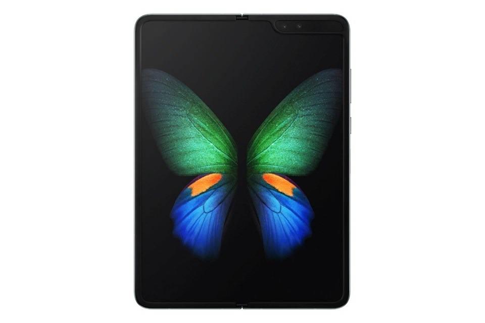 <p>Katlanan Galaxy Fold, Cosmos Black, Space Silver, Martian Green ve Astral Blue renk seçenekleriyle gelecek.</p>

<p> </p>
