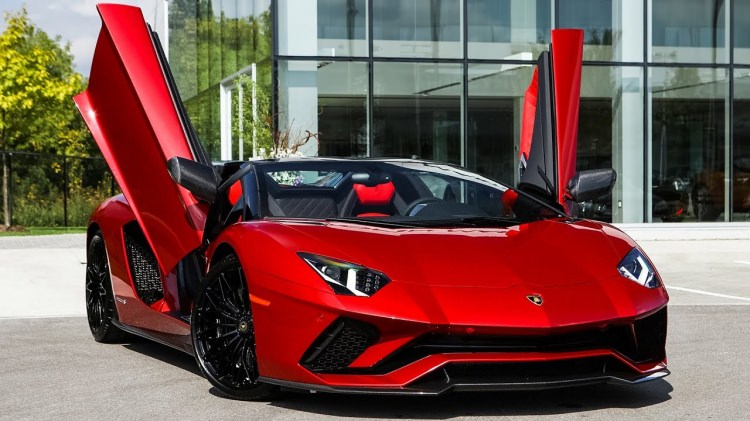 <p><strong>LAMBORGHINI</strong></p>

<p>TOPLAM SATIŞ RAKAMI: 1</p>
