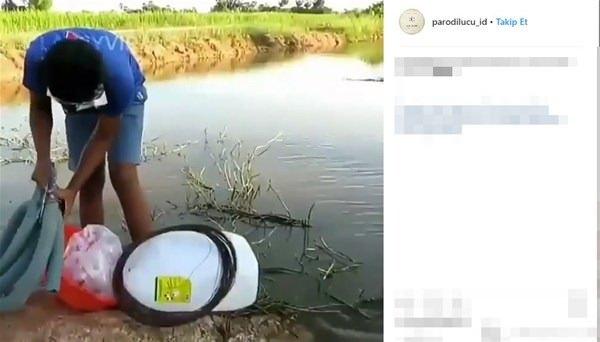<p>Gün geçtikçe insanlar ilginç avlanma teknikleri geliştirmeye devam ediyor. Dünyanın bir çok yerinde balık avlama teknikleri geliştirilirken bu genç adamın bulduğu yöntem herkesi şaşırttı.</p>
<p> İşte dünyanın pek çok yerinden ilginç balık avlama yöntemleri.</p>