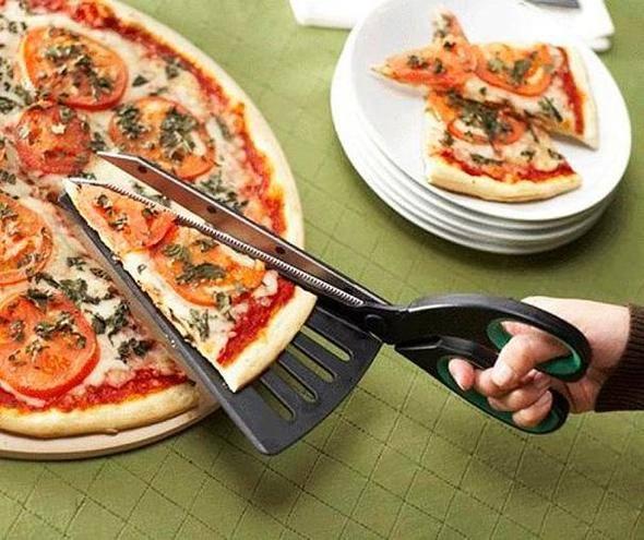 <p>Pizza kesmek için en ideal yöntem</p>

<p> </p>
