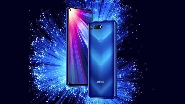 <p><strong>Huawei Honor V20: </strong></p>
<p>6.4 inç büyüklüğündeki ekranı Full HD+ çözünürlük sunan telefon, Kirin 980 işlemciden güç alıyor. 6 GB ve 8 GB RAM seçeneklerinin sunulduğu Honor V20, 128 GB ve 256 GB dahili depolama alanı ile geliyor.</p>