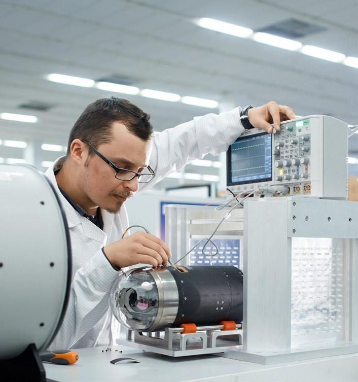 <p>Bu dedekt&ouml;rler Altay ve M60 tankları başta olmak &uuml;zere bir&ccedil;ok zırhlı ara&ccedil; g&ouml;zetleme sistemlerinde, UMTAS, OMTAS ve KARAOK f&uuml;ze arayıcı başlıklarında ve termal silah d&uuml;rb&uuml;nleri gibi bir&ccedil;ok kara, hava ve deniz platformunda yaygın olarak kullanılıyor.</p>

<p>&nbsp;</p>
