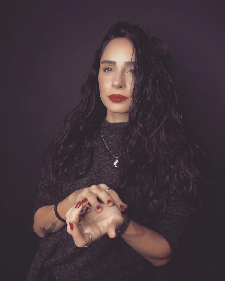<p><span style="color:#800080">Yasemin Yürük</span></p>