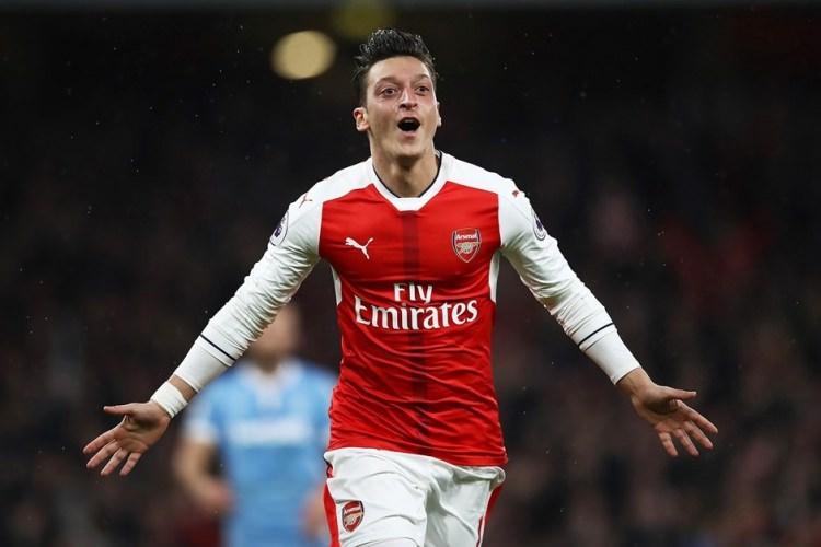 <p>13. Mesut Özil ( Arsenal) : 25.8 milyon Euro)</p>
