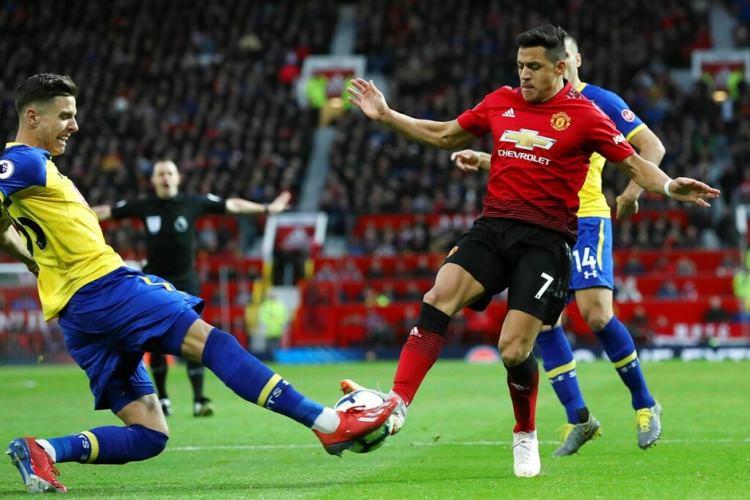 <p>7. Alexis Sanchez (Manchester United): 30.7 milyon Euro</p>
