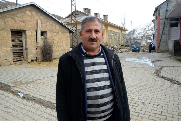 <div>Bu dönem bizim sıramızdı. Bu böyle devam edecek. Televizyonlarda muhtarlık seçimlerinde yaşanan tatsızlıkları ve huzursuzlukları görüyoruz. Burada böyle bir şey yok. Burada hepimiz akrabayız. Huzurumuz yerinde.</div>
<div> </div>