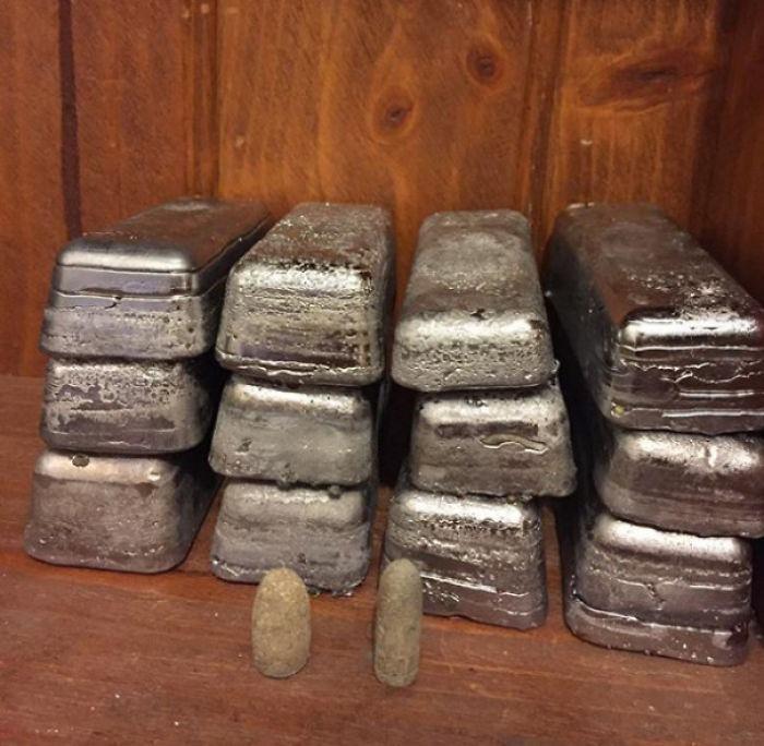 <p>12 Blok metal ve 2 kurşun</p>
