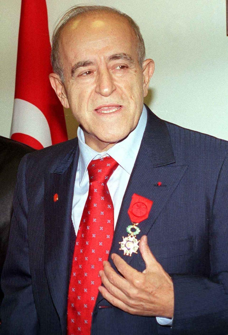 <p>2005 yılında Milli Eğitim Bakanlığı, İstanbul Valiliği, Sabancı Vakfı ve Kandilli Kız Lisesi Eğitim ve Kültür Vakfı’nın (KANKEV) desteklerini bir araya getirmeleri ile yeniden hayat bulan Adile Sultan Sarayı, “Sakıp Sabancı Kandilli Eğitim ve Kültür Merkezi-Adile Sultan Sarayı” adı ile hizmet vermeye başlamıştır.</p>
<p> </p>