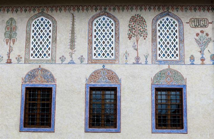 <p>Vakıf eserlerinin onarılmasının önemine işaret eden Lendo, "Vakıf eseri olan Alaca Cami'nin yenilenmesi, ekonomik açıdan da son derece önemli olduğu gibi farklı alanlarda şehre önemli katkı sağlamaktadır" dedi.</p>

<p> </p>
