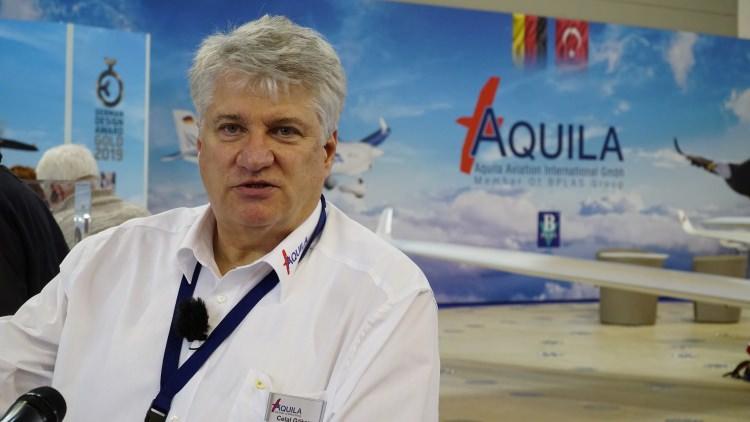 <p>Aquila ile Bursa Uzay ve Havacılık'ın sahibi Celal Gökçen, AA muhabirine yaptığı açıklamada, fuar kapsamında Kore, Çin, Rusya ve Yeni Zelanda gibi ülkelerden firmalar ile "Türk Kartalı" uçaklarını satın almak için ön görüşmeler yaptıklarını bildirdi.</p>
