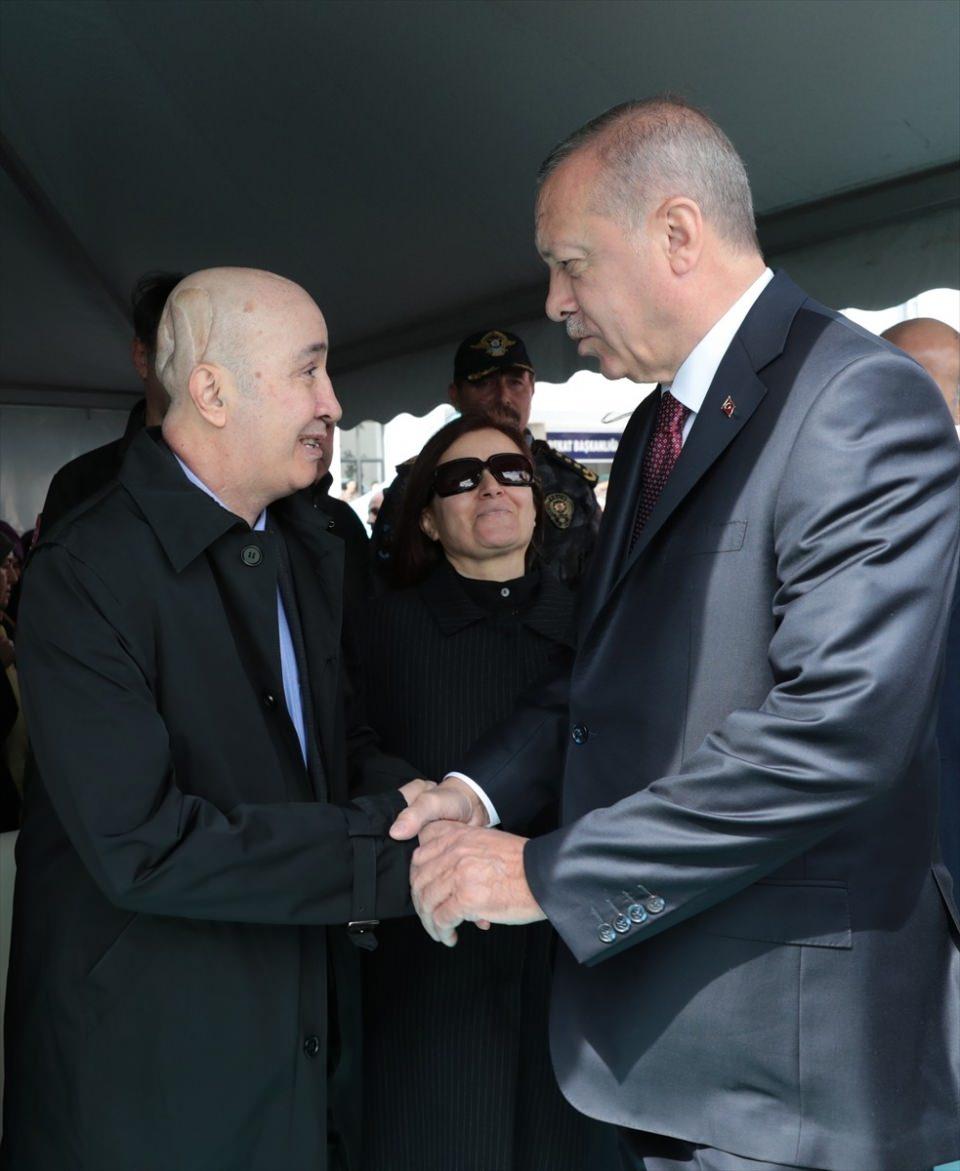 <p>Türkiye Cumhurbaşkanı Recep Tayyip Erdoğan, Gölbaşı Özel Harekat Daire Başkanlığında Emniyet Teşkilatının 174. Kuruluş Yıldönümü ve Özel Harekat Daire Başkanlığı Yeni Binası Açılış Töreni'ne katıldı. </p>

<p> </p>

