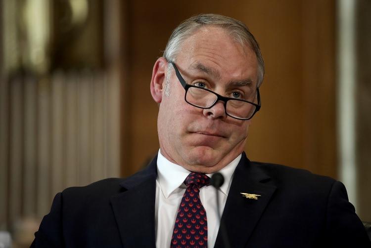 <p>Ryan Zinke</p>
<p>Eski İçişleri Bakanı</p>
<p>15 Aralık 2018</p>