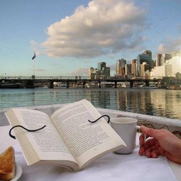 <p>Bu &uuml;r&uuml;ne sahipseniz, kitap okurken ellerinizi kullanmak zorunda değilsiniz</p>
