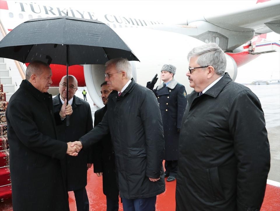<p>Türkiye Cumhurbaşkanı Recep Tayyip Erdoğan, Türkiye-Rusya Üst Düzey İşbirliği Konseyi'nin Sekizinci Toplantısı'nı gerçekleştirmek üzere Rusya'nın başkenti Moskova'ya geldi.</p>

<p> </p>
