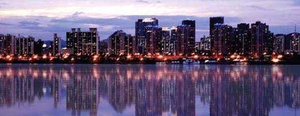 <p><strong>Kore</strong></p>

<p>Kadınlar i&ccedil;in emeklilik yaşı:73<br />
<br />
Erkekler i&ccedil;in emeklilik yaşı:71</p>
