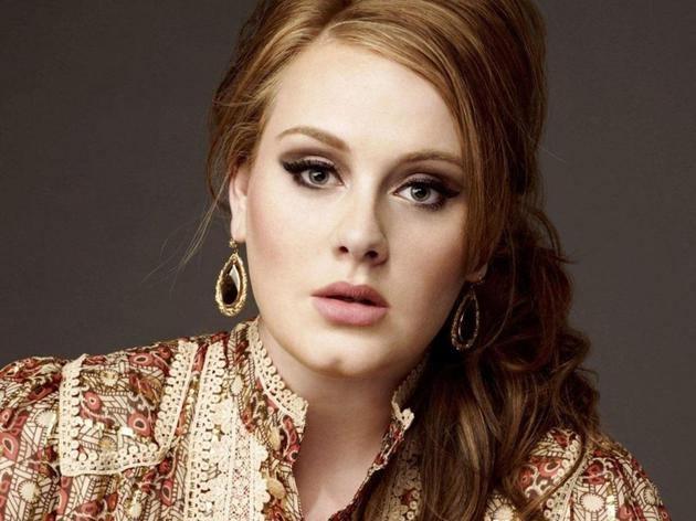 <p><strong><span style="color:#800080">Adele</span></strong></p>

<p>9 yaşındayken martıların elindeki dondurmayı kapması üzerine martılardan korkuyor.</p>
