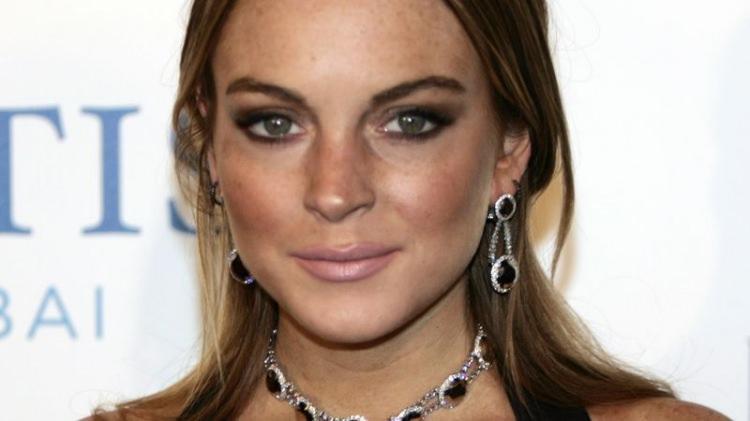 <p><span style="color:#800080"><strong>Lindsay Lohan</strong></span></p>

<p>Bir çok garip alışkanlığı olan ve uzun süredir tedavi gören Lohan'ın burnunu karıştırmak gibi bir takıntısı olduğu söyleniyor.</p>
