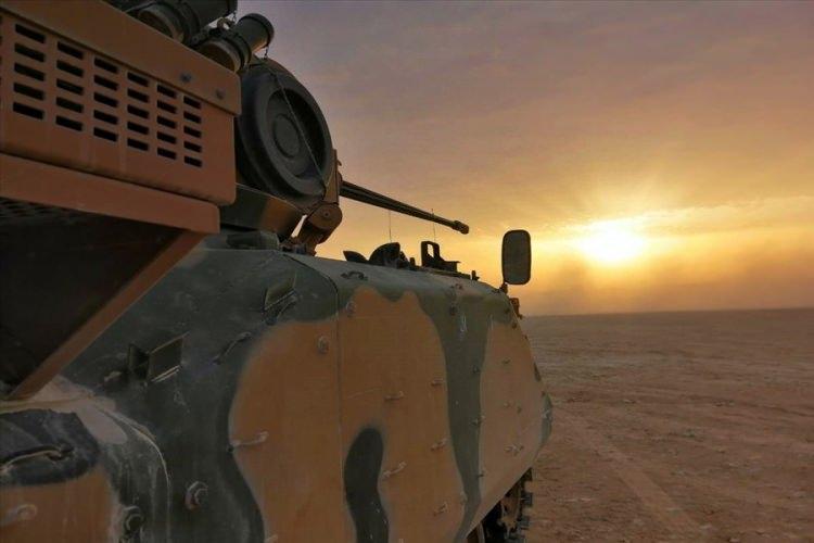<p>Katar’da Katar-Türk Birleşik Müşterek Kuvvet (KTBMK) Komutanlığından da bir mekanize piyade bölüğünün katıldığı "Al-Adeid-2019 Fiili Atışlı Arazi Tatbikatı" sona erdi.</p>
