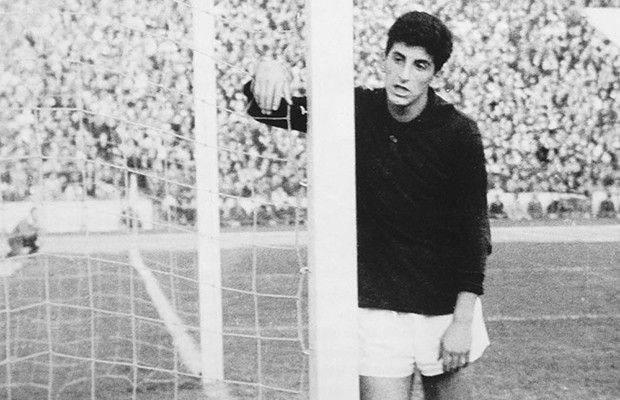 <p>Fenerbahçe'de 1955-1961 yıllarında futbol oynayan Can Bartu, 1961 yılında İtalya'nın Fiorentina takımına transfer oldu.</p>

<p>İtalya da 6 yıl oynadı.</p>
