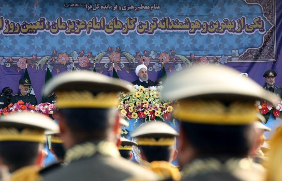 <p>İran silahlı kuvvetleri, "Ulusal Ordu Günü" dolayısıyla ülke genelinde gerçekleştirilen geçit törenlerinde gövde gösterisi yaptı.</p>

<ul style="list-style-type:none">
</ul>
