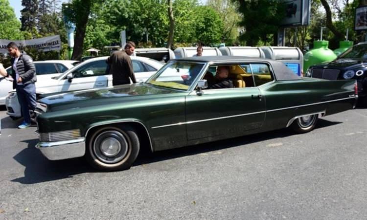 <p>OKTAY KAYNARCA</p>

<p>1970 MODEL CADİLLAC COUPE DEVİLLE</p>
