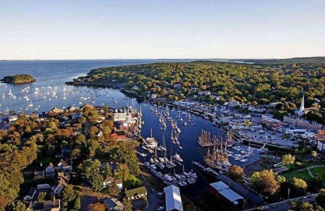 <p>CAMDEN TOWN MAINE - AMERİKA</p>
