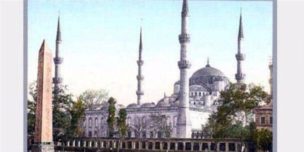 <p>Sonunda Sultan Abdülhamid´in cenazesi dualar, tekbirler eşliğinde dedesi Sultan 2. Mahmud için inşâ edilen ve amcası Sultan Abdülaziz´in de medfun bulunduğu türbeye 'Allah! Allah!' nidalarıyla getirildi ve hürmetle kabre indirilip defnedildi...</p>

<p> </p>
