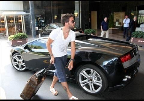 <p>GÖKHAN GÖNÜL</p>

<p>LAMBORGHINI</p>
