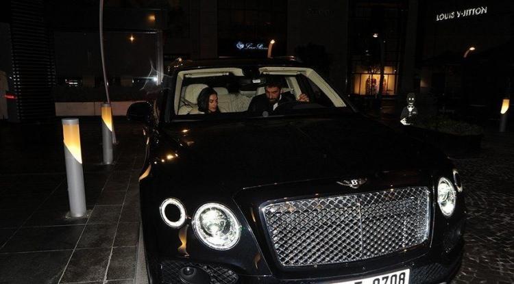 <p>ARDA TURAN</p>

<p>BENTLEY BENTAYGA</p>
