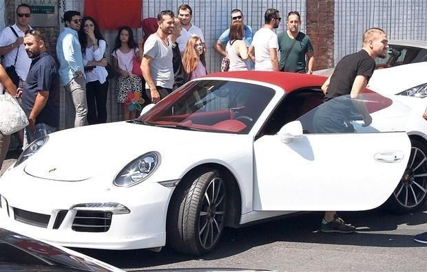 <p>CANER ERKİN</p>

<p>PORSCHE 911S</p>
