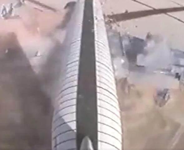 <p>Bu testte NASA, sadece u&ccedil;ağın kanatlarının kopmasını bekliyordu; ancak işler pek de planlandığı gibi gitmedi.</p>

<p>&nbsp;</p>
