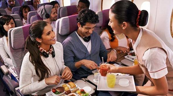 <p>Bazı havayolu &ccedil;alışanlarına u&ccedil;ak kalkana kadar &ouml;deme yapılmıyor. Kalkış yaparken ne kadar başarılı olduklarına bağlı &ouml;deme alıyorlar.</p>
