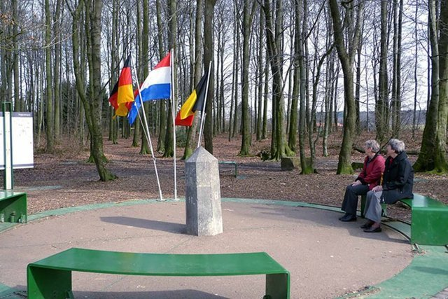 <p>ALMANYA-HOLLANDA-BELÇİKA (BİRLEŞME NOKTALARI)</p>