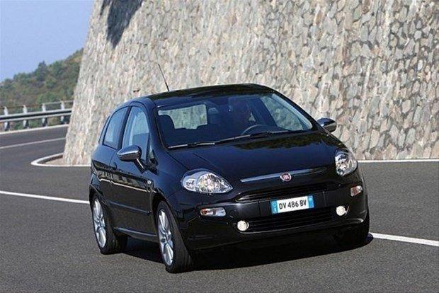 <p>Fiat Punto 1.3 Multijet 95HP</p>

<p>Yakıt tipi: Dizel<br />
Ortalama yakıt Tüketimi(100km): 4.7 litre</p>
