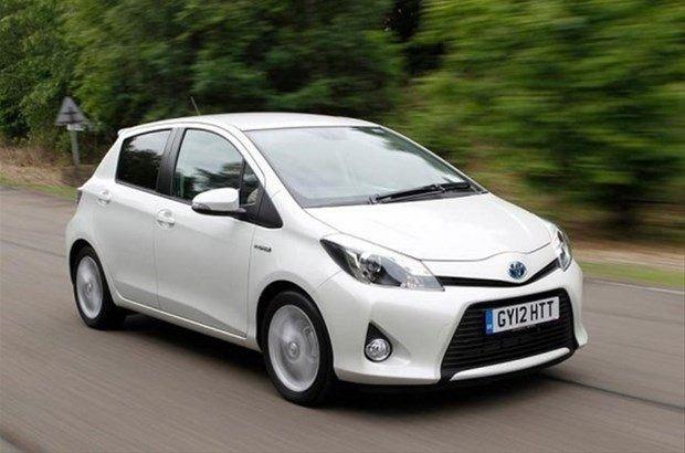 <p>Toyota Yaris 1.5 Hybrid CVT 75HP</p>

<p>Yakıt tipi: Dizel<br />
Ortalama yakıt Tüketimi(100km): 4.6 litre</p>
