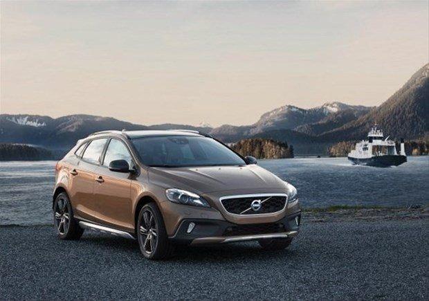 <p>Volvo V40 1.6 D2 Powershift 115HP</p>

<p>Yakıt tipi: Dizel<br />
Ortalama yakıt Tüketimi(100km): 4.6 litre</p>
