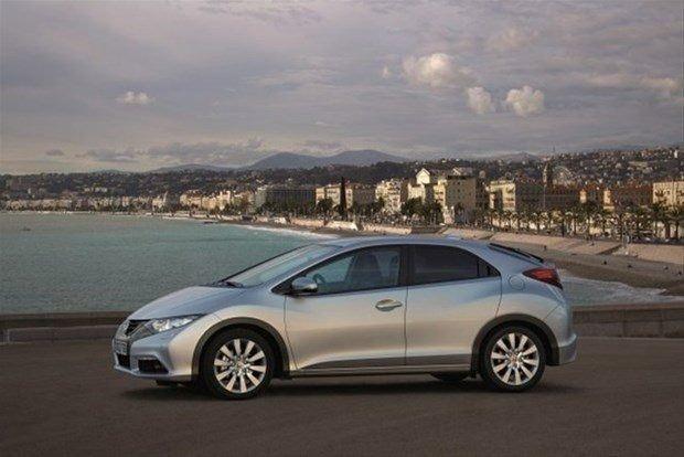 <p>Honda Civic Hatchback 1.6 Sport 120HP</p>

<p>Yakıt tipi: Dizel<br />
Ortalama yakıt Tüketimi(100km): 4.5 litre</p>
