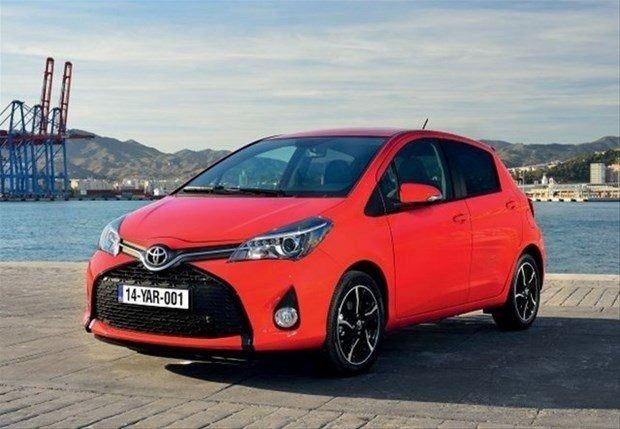 <p>Toyota Yaris 1.4 D-4D Multimode (2012)</p>

<p>Yakıt tipi: Dizel<br />
Ortalama yakıt Tüketimi(100km): 4.4 litre</p>
