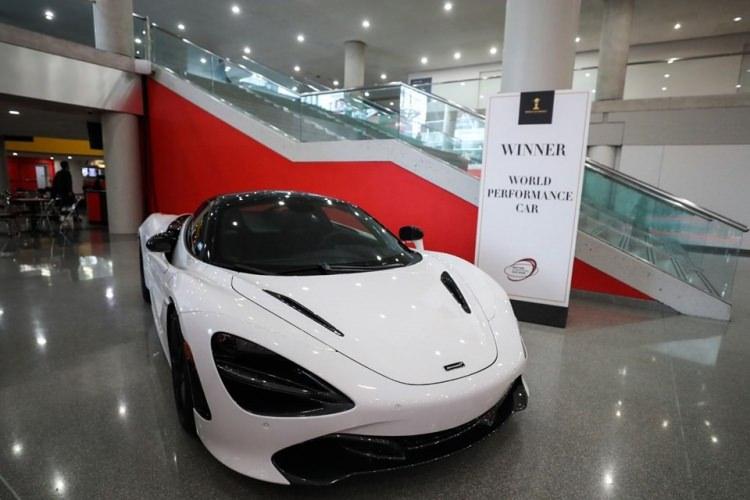 <p>Fuarda "2019 Dünyada Yılın Performans Otomobili" ödülü McLaren 720S modeline verildi.</p>